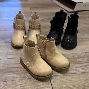 Cat & Jack Kids Boots in Black and Tan